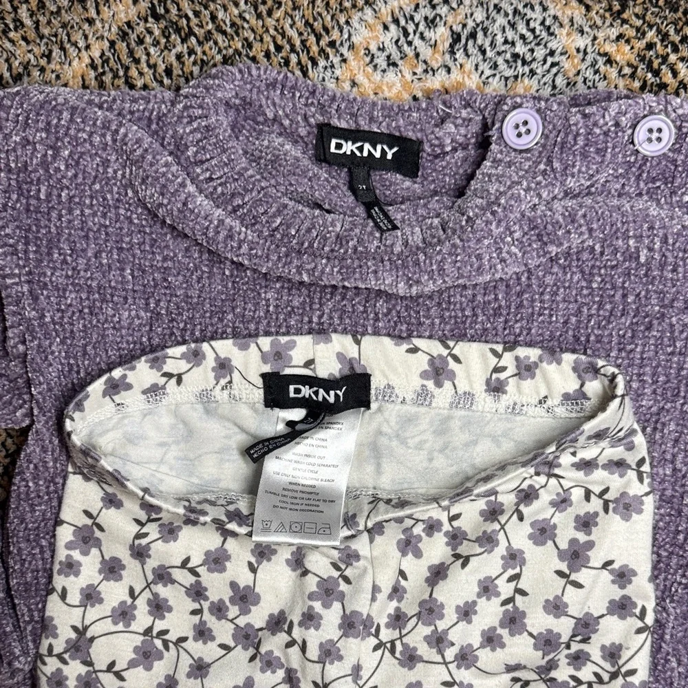 DKNY‎ Lavender Knit Top and Floral Pants